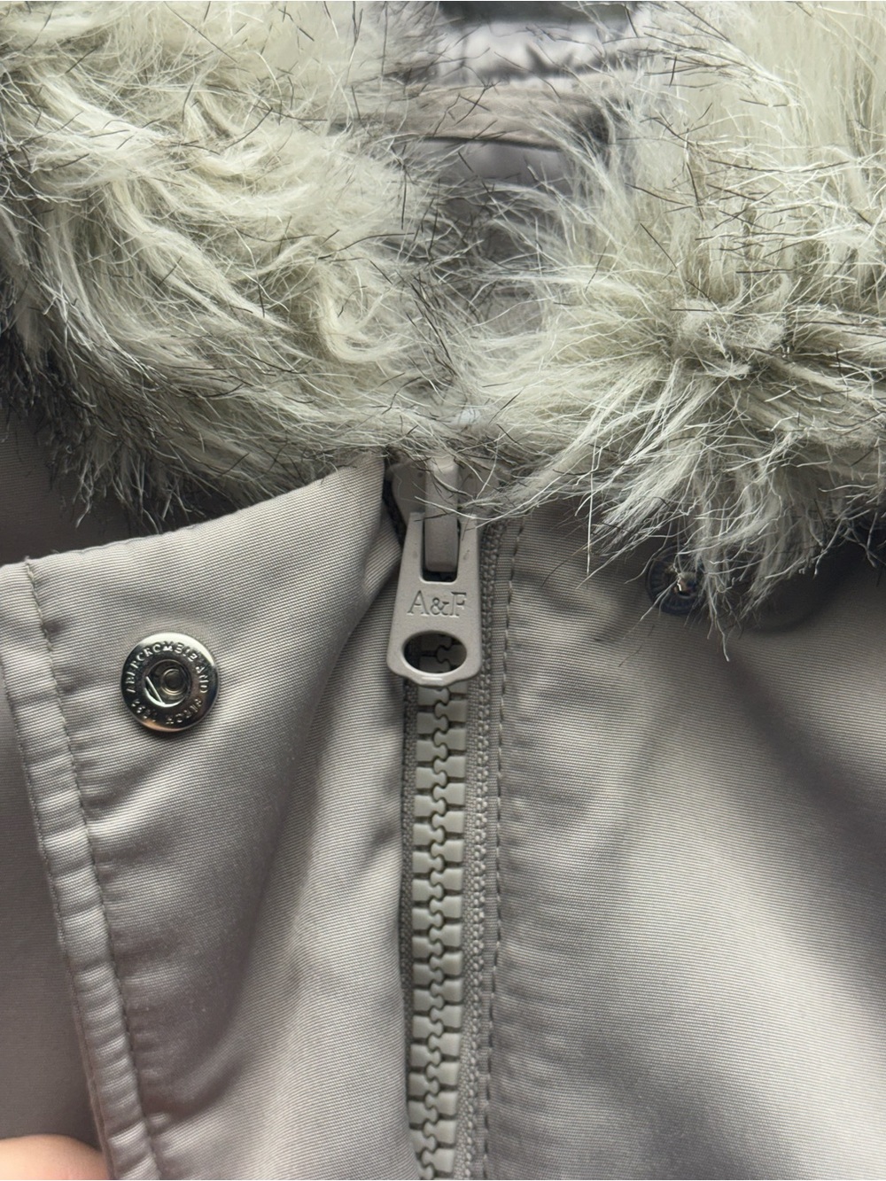 Abercrombie & Fitch Grey/Taupe
Hooded Faux Fur Parka Jacket Size S - Picture 3 of 8